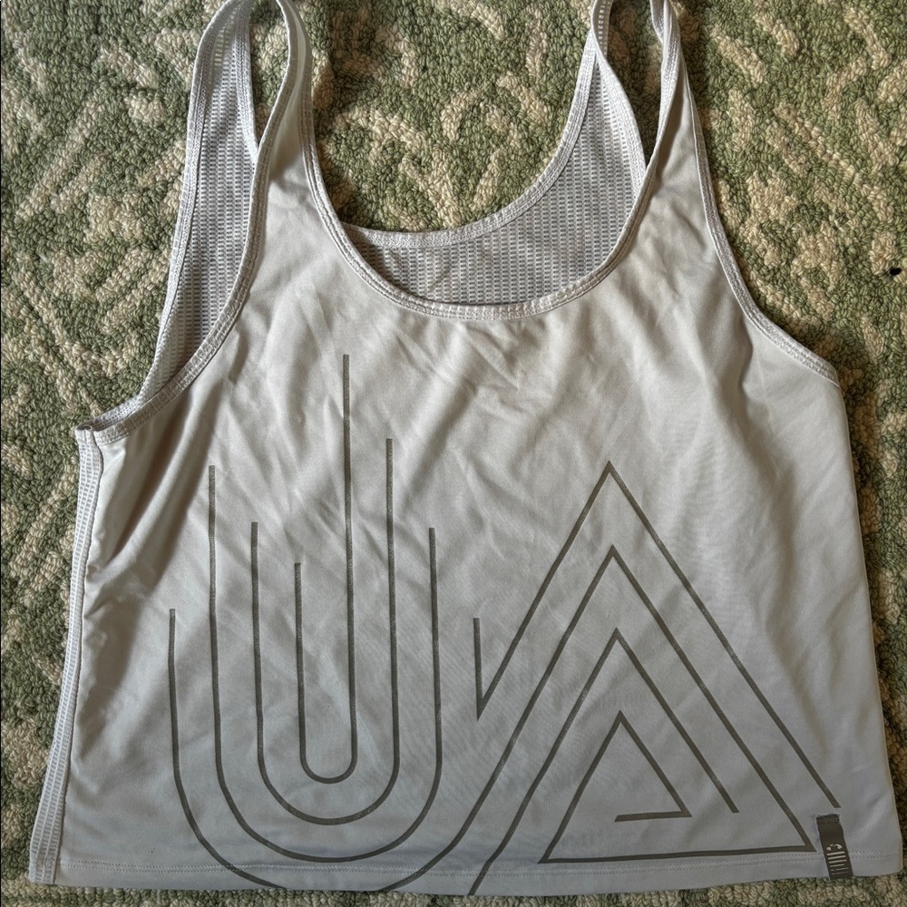 Nike & Under Armour athletic tops